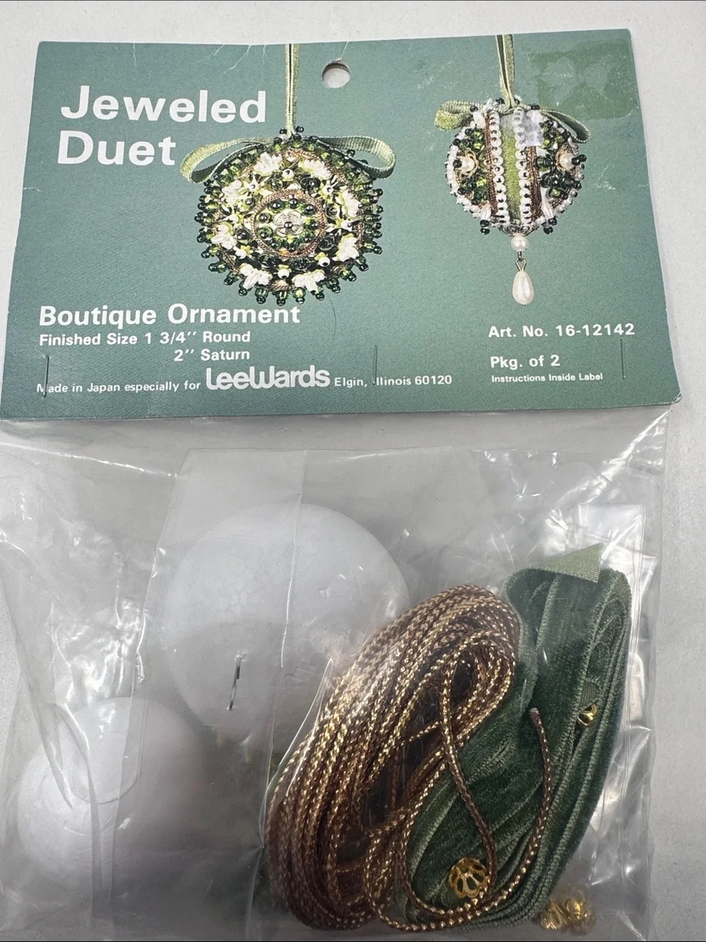 VINTAGE LEEWARDS JEWELED DUET PUSH PIN CHRISTMAS ORNAMENT CRAFT KIT MAKES 2